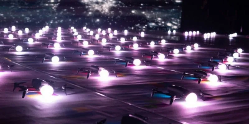 Công nghệ phía sau những màn biểu diễn ánh sáng bằng drone