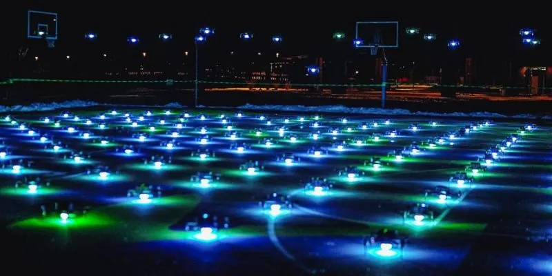 Trình diễn ánh sáng nghệ thuật với drone siêu sáng tạo với nhiều kiểu