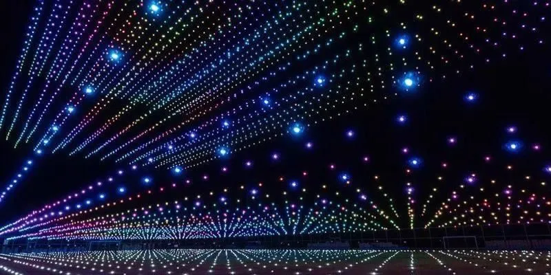 Trình diễn ánh sáng ngoài trời bằng drone đều có thể được điều chỉnh để phù hợp với không gian